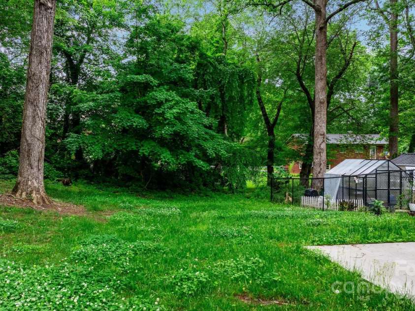 1735 15th Street Place, Hickory, NC 28601.  MLS# CAR4252100, YatesRealty ID 17847. 