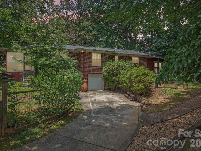 312 Cook Street, Kannapolis, NC 28083.  MLS# CAR4399189, YatesRealty ID 17847. 
