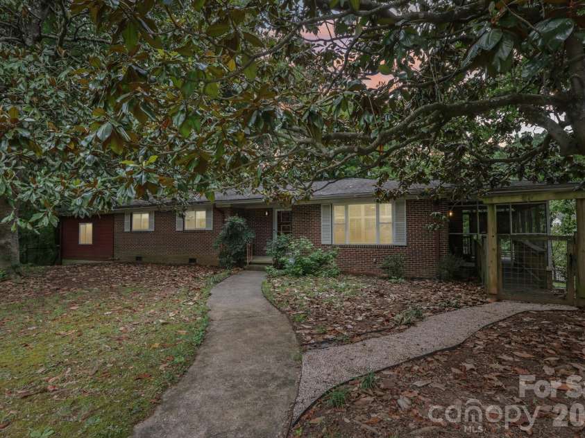 312 Cook Street, Kannapolis, NC 28083.  MLS# CAR4399189, YatesRealty ID 17847. 