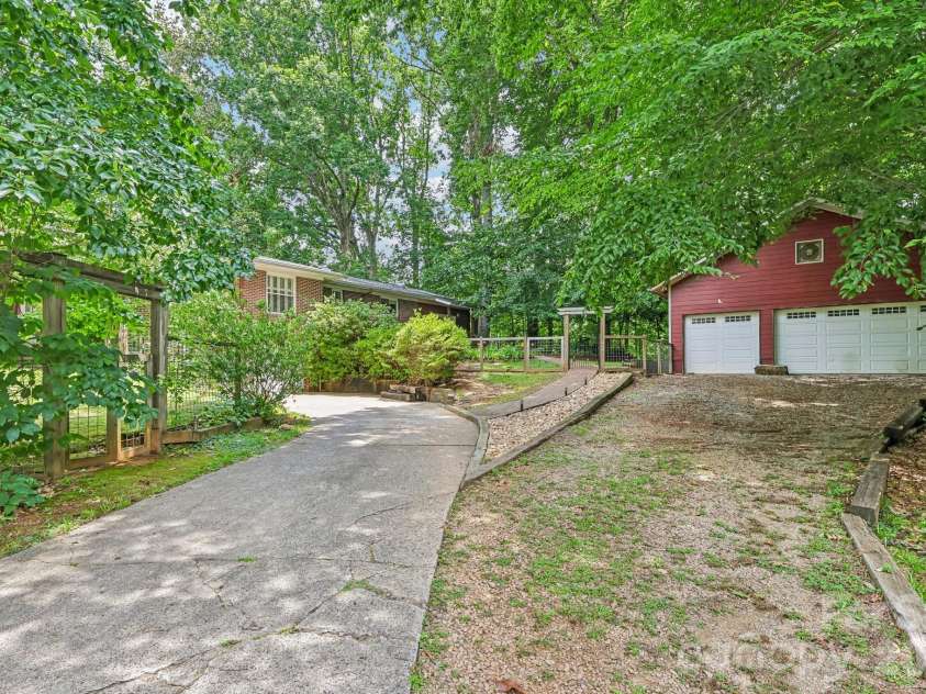 312 Cook Street, Kannapolis, NC 28083.  MLS# CAR4399189, YatesRealty ID 17847. 