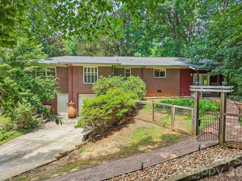 312 Cook Street, Kannapolis, NC 28083.  MLS# CAR4399189, YatesRealty ID 17847. 