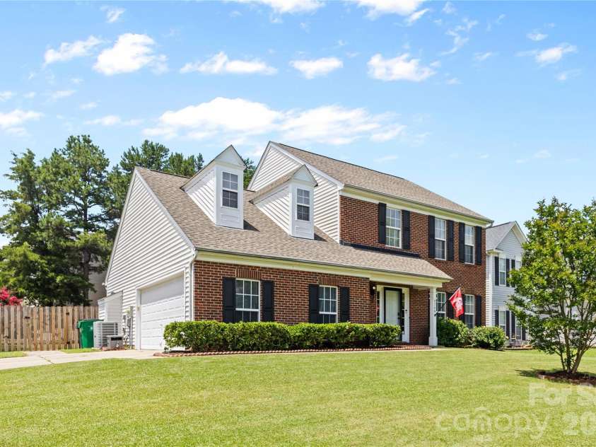 9746 Holly Park Drive, Charlotte, NC 28214.  MLS# CAR4369650, YatesRealty ID 17848. 