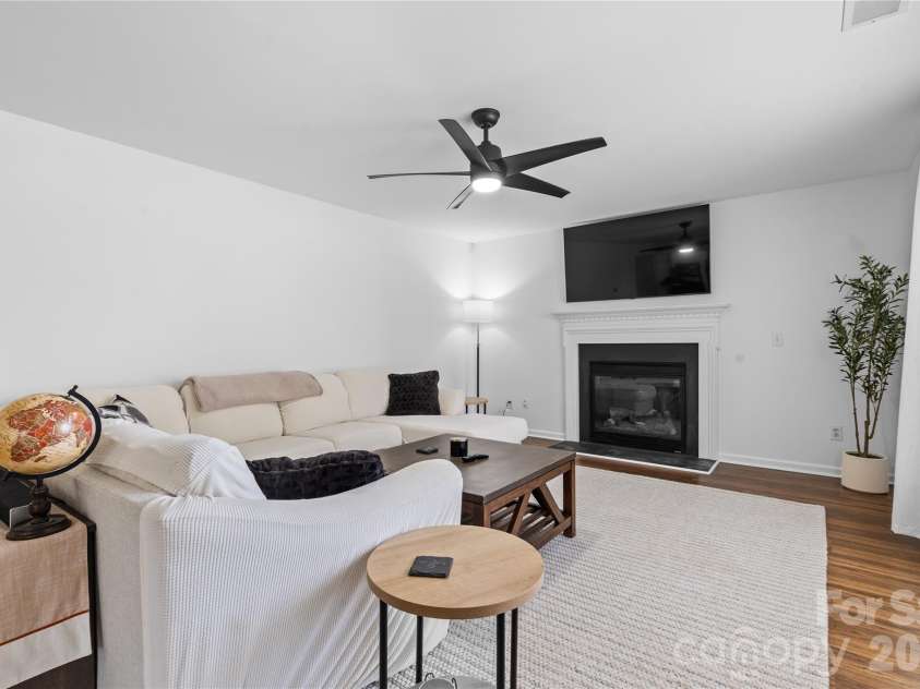 9746 Holly Park Drive, Charlotte, NC 28214.  MLS# CAR4369650, YatesRealty ID 17848. 