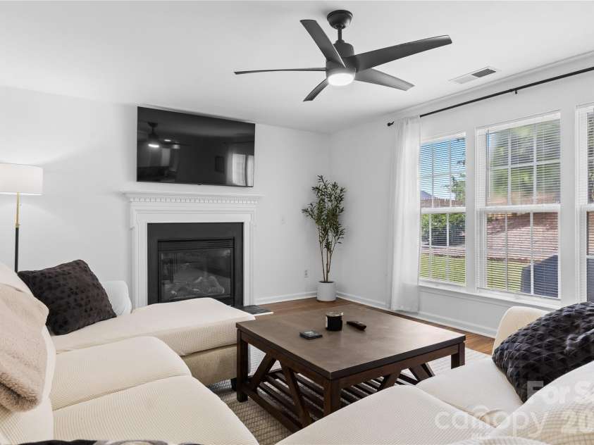 9746 Holly Park Drive, Charlotte, NC 28214.  MLS# CAR4369650, YatesRealty ID 17848. 