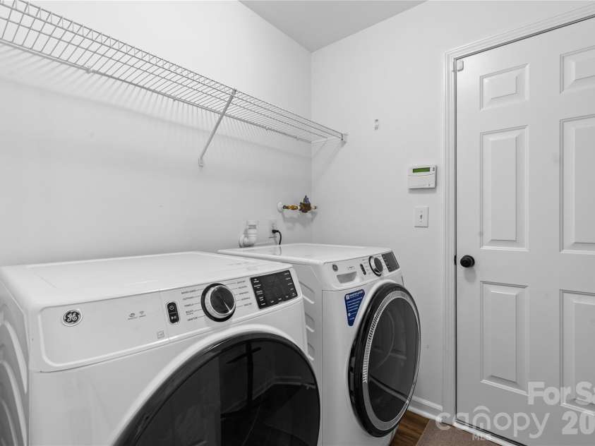 9746 Holly Park Drive, Charlotte, NC 28214.  MLS# CAR4369650, YatesRealty ID 17848. 