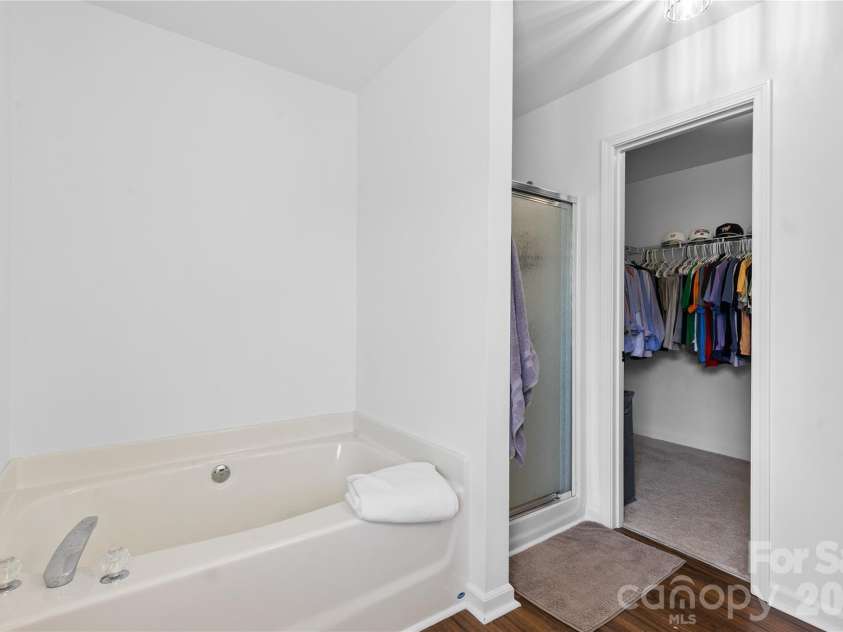 9746 Holly Park Drive, Charlotte, NC 28214.  MLS# CAR4369650, YatesRealty ID 17848. 