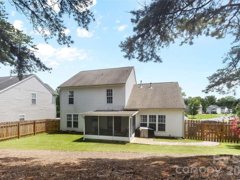 9746 Holly Park Drive, Charlotte, NC 28214.  MLS# CAR4369650, YatesRealty ID 17848. 