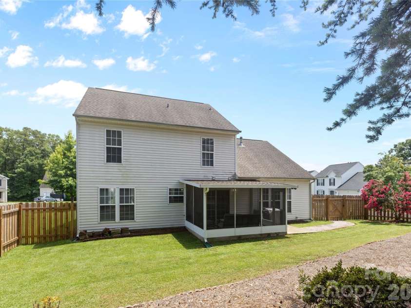 9746 Holly Park Drive, Charlotte, NC 28214.  MLS# CAR4369650, YatesRealty ID 17848. 