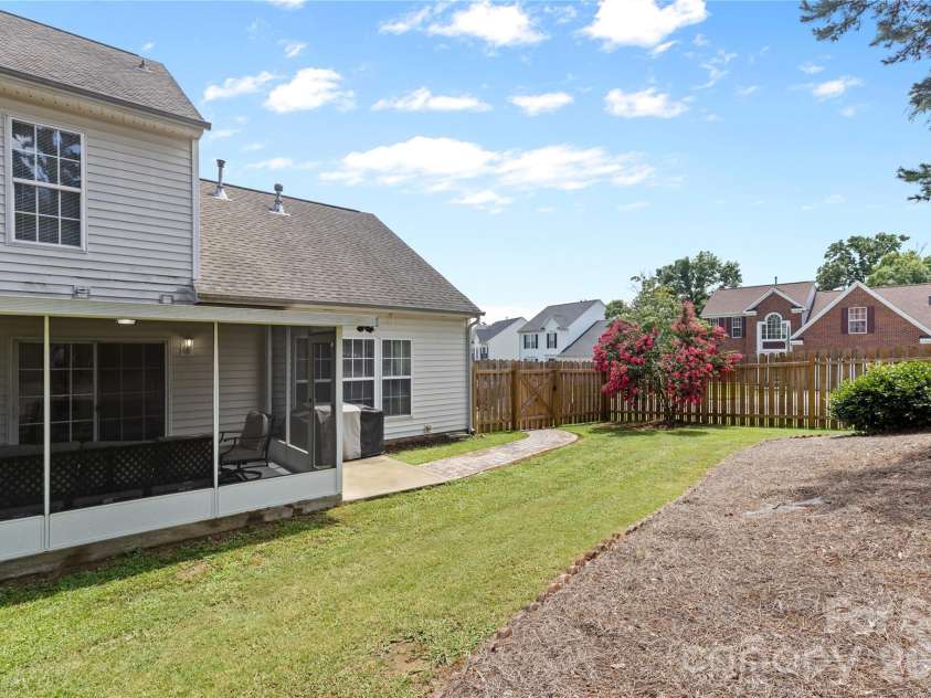 9746 Holly Park Drive, Charlotte, NC 28214.  MLS# CAR4369650, YatesRealty ID 17848. 