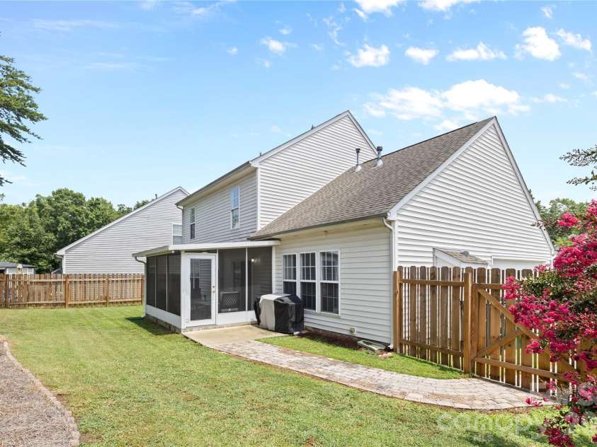 9746 Holly Park Drive, Charlotte, NC 28214.  MLS# CAR4369650, YatesRealty ID 17848. 