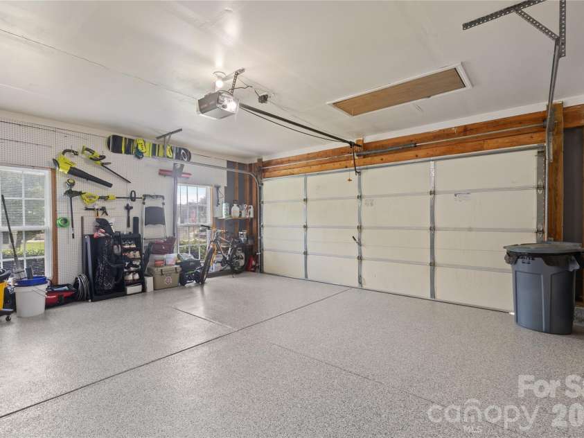 9746 Holly Park Drive, Charlotte, NC 28214.  MLS# CAR4369650, YatesRealty ID 17848. 