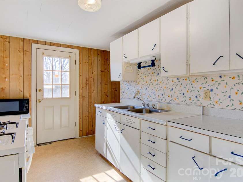 24 Berkley Street, Granite Falls, NC 28630.  MLS# CAR4370851, YatesRealty ID 17849. 