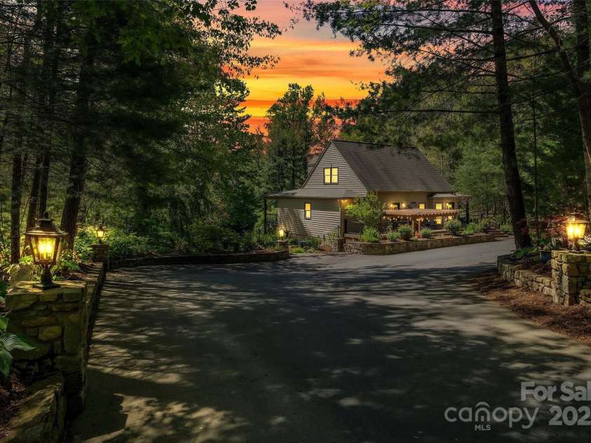 34 Legacy Mountain Trail, Fletcher, NC 28732.  MLS# CAR4244122, YatesRealty ID 17849. 