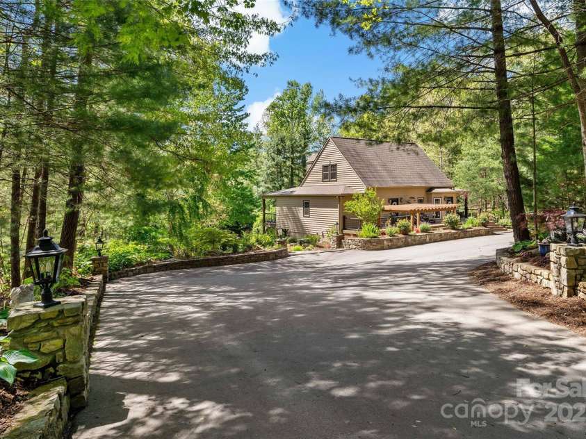 34 Legacy Mountain Trail, Fletcher, NC 28732.  MLS# CAR4244122, YatesRealty ID 17849. 