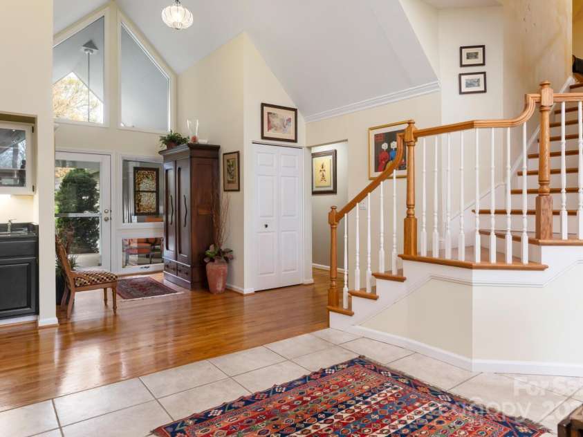 150 Overlook Drive, Flat Rock, NC 28731.  MLS# CAR4196466, YatesRealty ID 1785. 