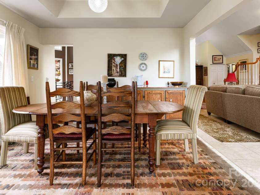 150 Overlook Drive, Flat Rock, NC 28731.  MLS# CAR4196466, YatesRealty ID 1785. 