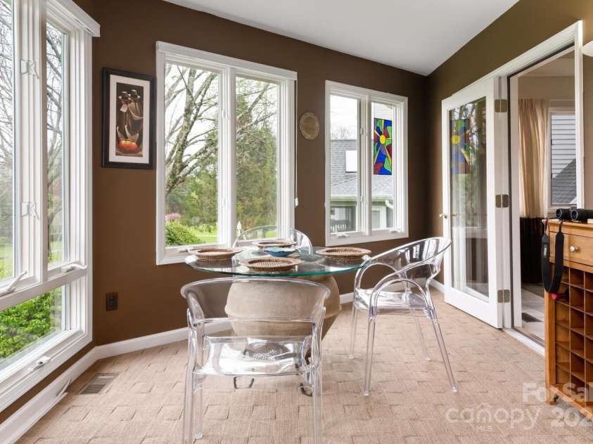 150 Overlook Drive, Flat Rock, NC 28731.  MLS# CAR4196466, YatesRealty ID 1785. 