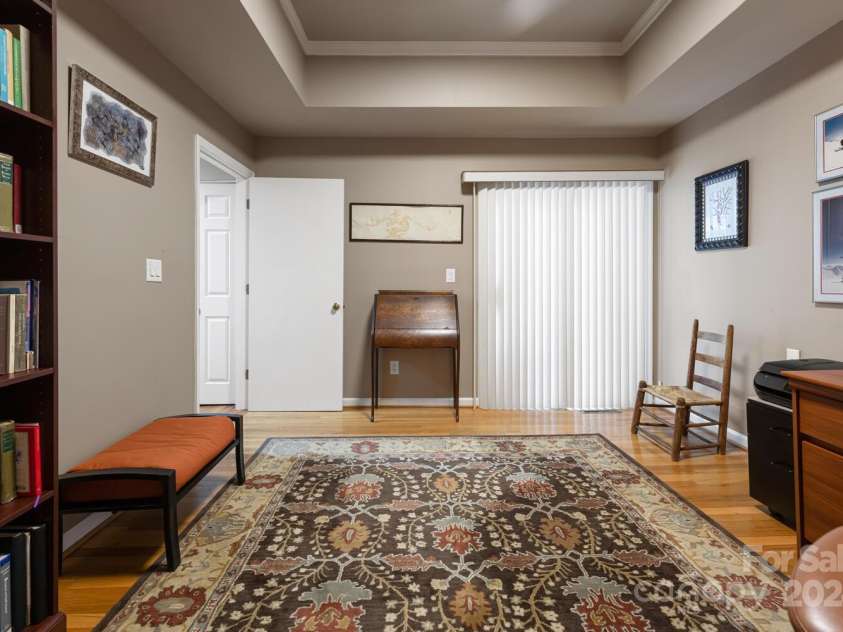 150 Overlook Drive, Flat Rock, NC 28731.  MLS# CAR4196466, YatesRealty ID 1785. 