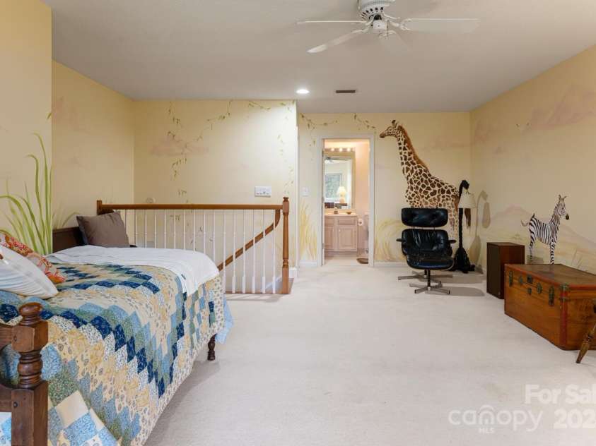 150 Overlook Drive, Flat Rock, NC 28731.  MLS# CAR4196466, YatesRealty ID 1785. 