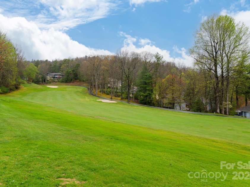 150 Overlook Drive, Flat Rock, NC 28731.  MLS# CAR4196466, YatesRealty ID 1785. 