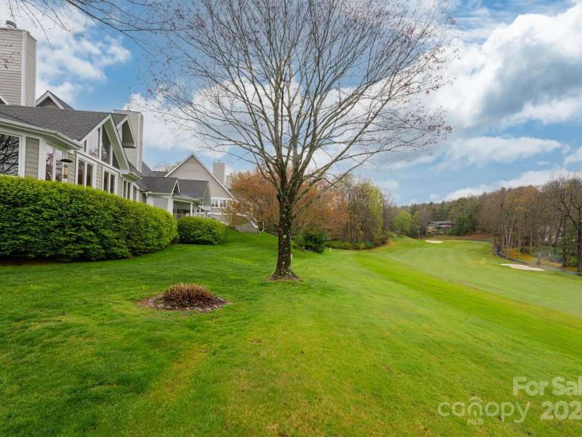 150 Overlook Drive, Flat Rock, NC 28731.  MLS# CAR4196466, YatesRealty ID 1785. 