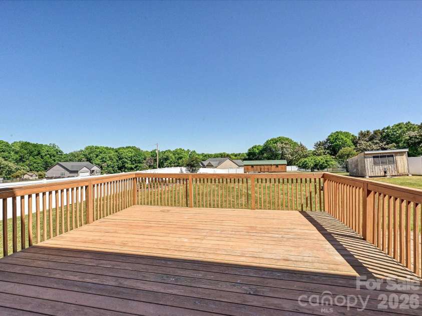 5009 Dwight Starnes Road, Waxhaw, NC 28173.  MLS# CAR4375576, YatesRealty ID 17850. 