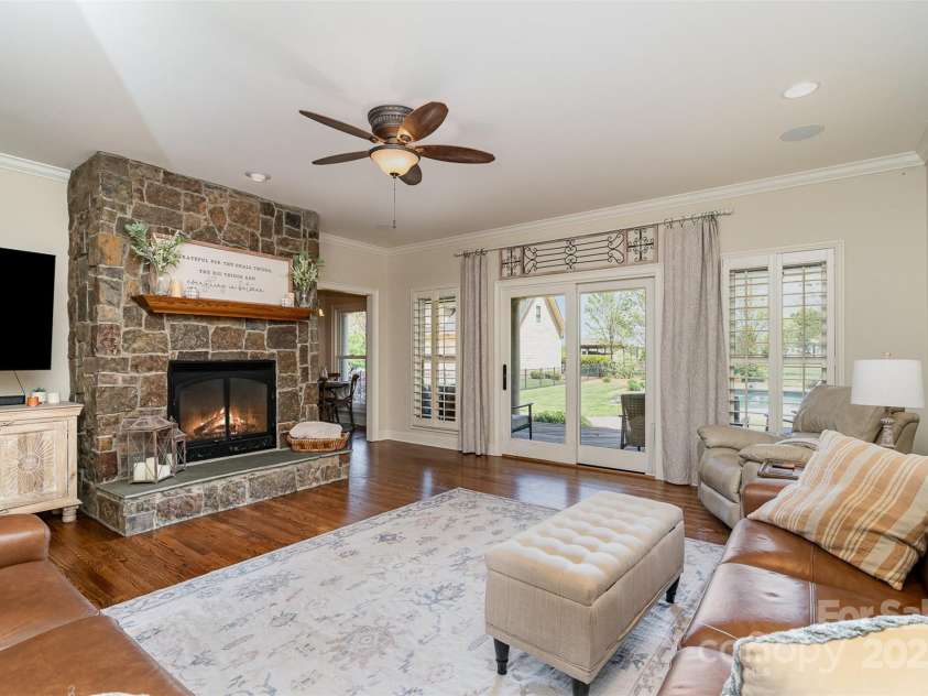 6419 Gilead Road, Huntersville, NC 28078.  MLS# CAR4245845, YatesRealty ID 17850. 