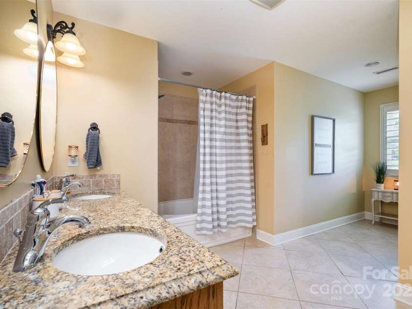 6419 Gilead Road, Huntersville, NC 28078.  MLS# CAR4245845, YatesRealty ID 17850. 