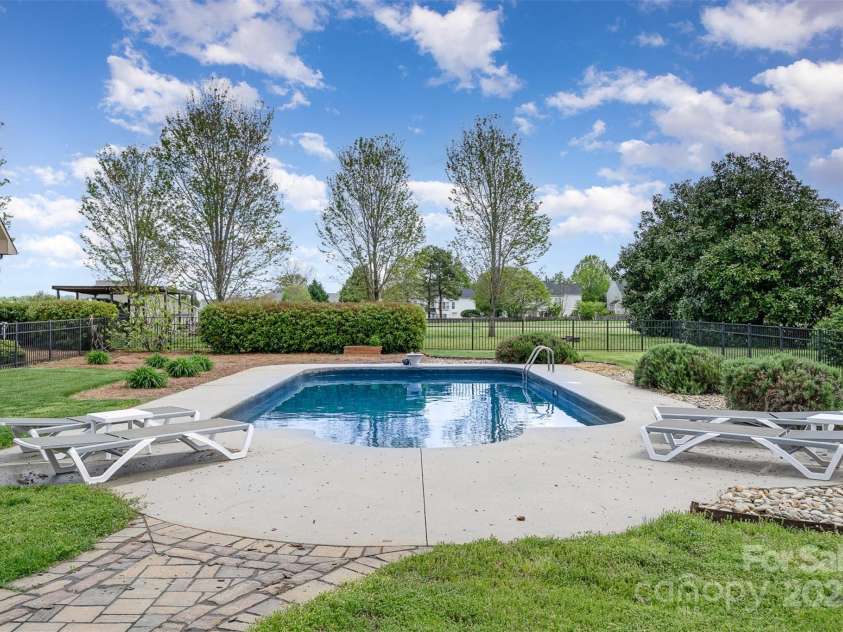 6419 Gilead Road, Huntersville, NC 28078.  MLS# CAR4245845, YatesRealty ID 17850. 