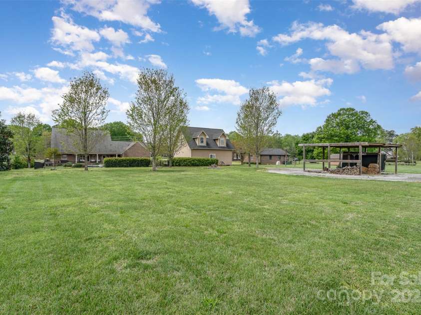 6419 Gilead Road, Huntersville, NC 28078.  MLS# CAR4245845, YatesRealty ID 17850. 