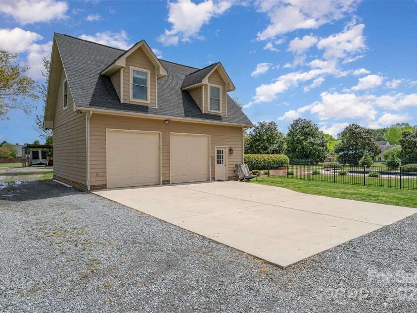 6419 Gilead Road, Huntersville, NC 28078.  MLS# CAR4245845, YatesRealty ID 17850. 