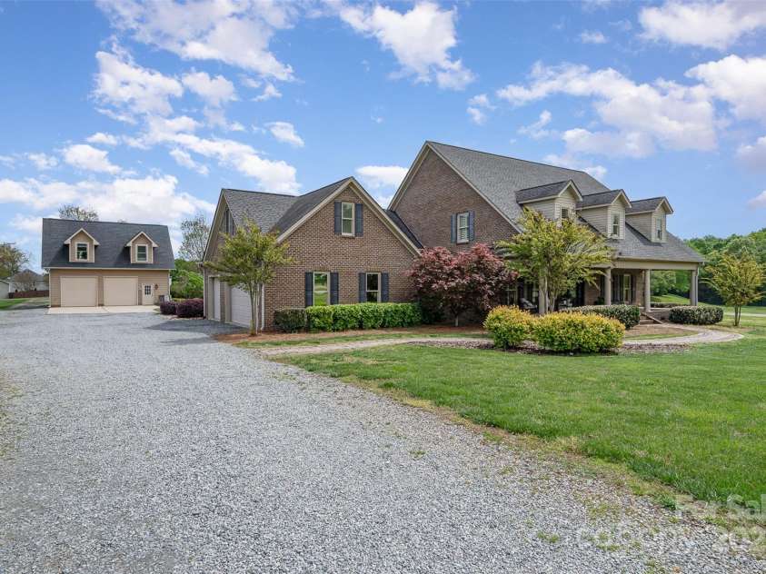 6419 Gilead Road, Huntersville, NC 28078.  MLS# CAR4245845, YatesRealty ID 17850. 