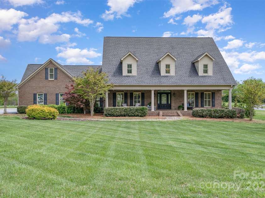 6419 Gilead Road, Huntersville, NC 28078.  MLS# CAR4245845, YatesRealty ID 17850. 