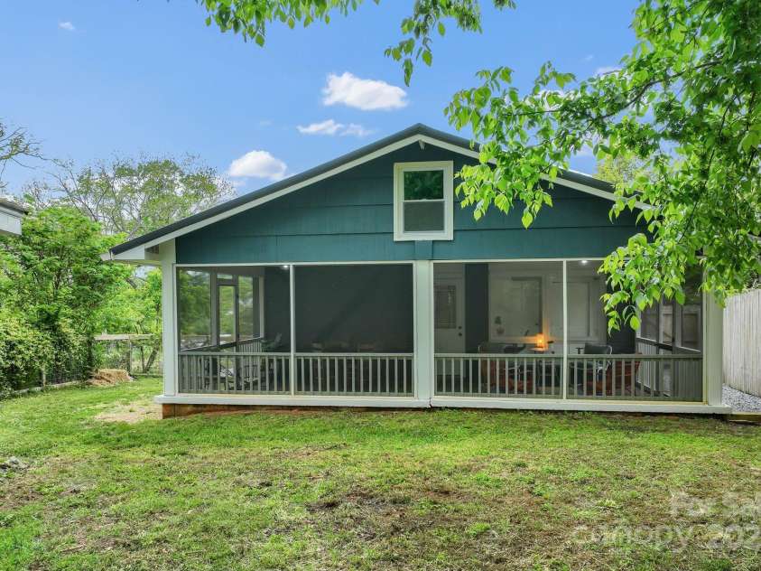 30 Joyner Avenue, Asheville, NC 28806.  MLS# CAR4256077, YatesRealty ID 17851. Back Yard/Screened Porch