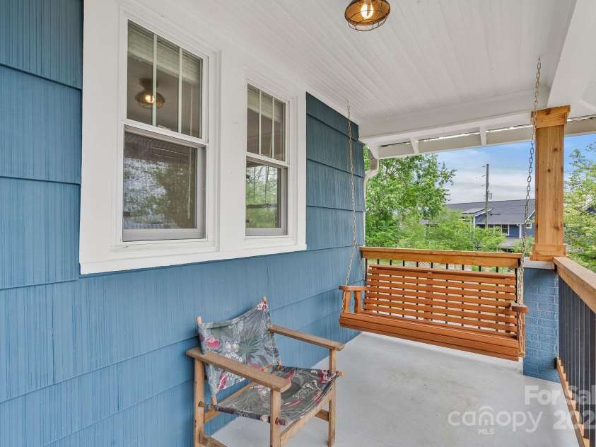 30 Joyner Avenue, Asheville, NC 28806.  MLS# CAR4256077, YatesRealty ID 17851. Front Porch
