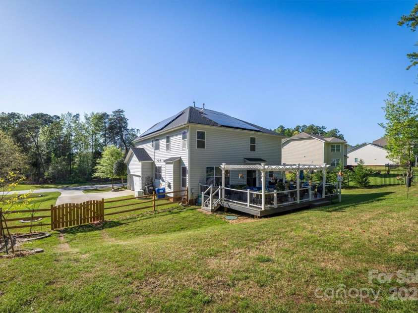 139 Autumn Grove Lane, Mooresville, NC 28115.  MLS# CAR4245679, YatesRealty ID 17852. 