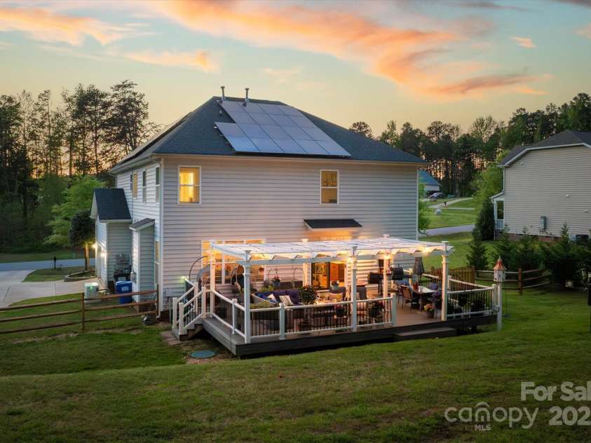 139 Autumn Grove Lane, Mooresville, NC 28115.  MLS# CAR4245679, YatesRealty ID 17852. 