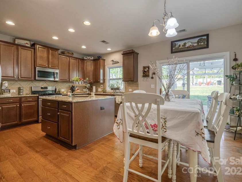 139 Autumn Grove Lane, Mooresville, NC 28115.  MLS# CAR4245679, YatesRealty ID 17852. 