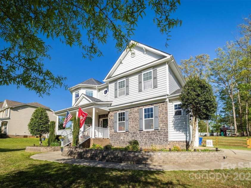 139 Autumn Grove Lane, Mooresville, NC 28115.  MLS# CAR4245679, YatesRealty ID 17852. 