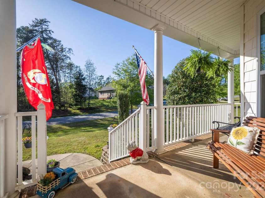 139 Autumn Grove Lane, Mooresville, NC 28115.  MLS# CAR4245679, YatesRealty ID 17852. 