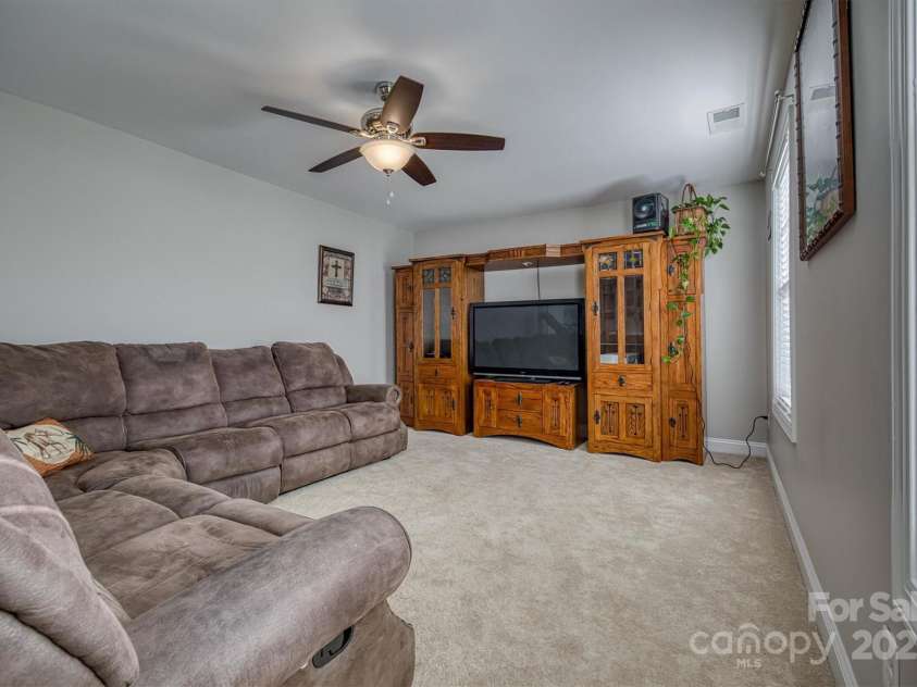 139 Autumn Grove Lane, Mooresville, NC 28115.  MLS# CAR4245679, YatesRealty ID 17852. Upstairs family room