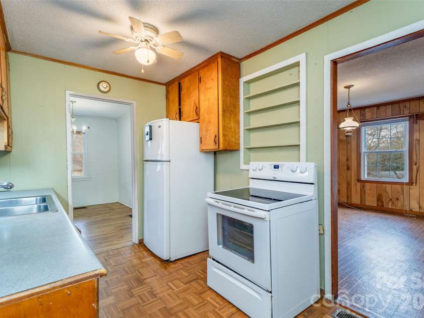 52 Miller Street, Columbus, NC 28722.  MLS# CAR4316824, YatesRealty ID 17852. 