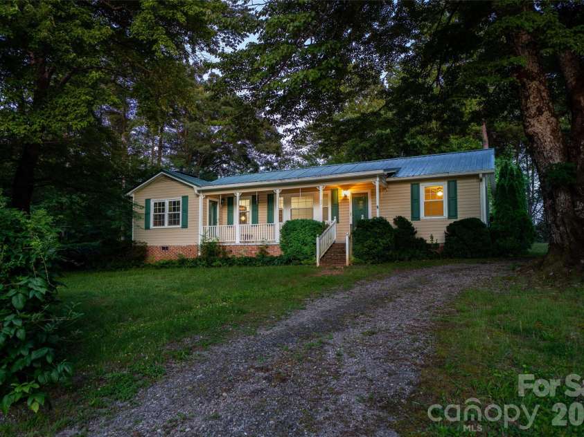 52 Miller Street, Columbus, NC 28722.  MLS# CAR4316824, YatesRealty ID 17852. 