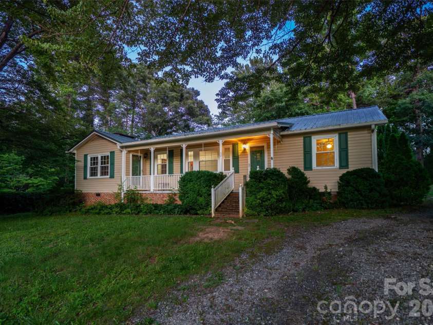 52 Miller Street, Columbus, NC 28722.  MLS# CAR4316824, YatesRealty ID 17852. 