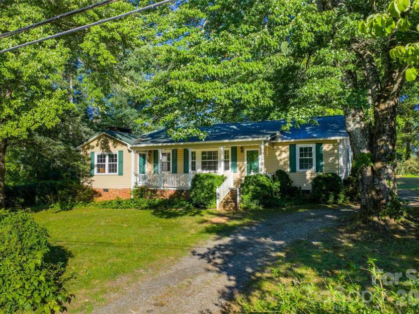 52 Miller Street, Columbus, NC 28722.  MLS# CAR4316824, YatesRealty ID 17852. 