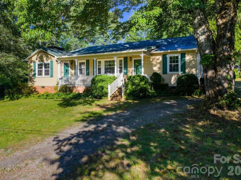 52 Miller Street, Columbus, NC 28722.  MLS# CAR4316824, YatesRealty ID 17852. 