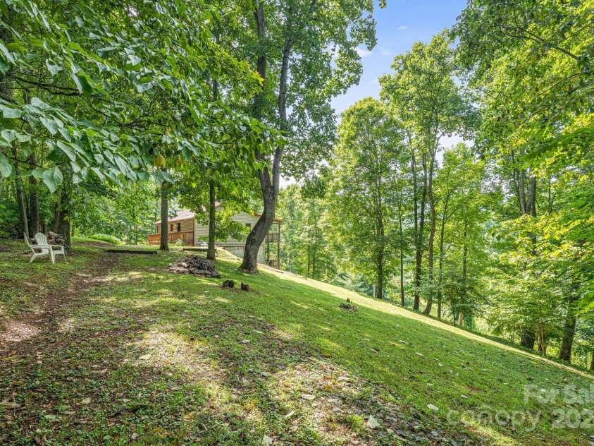 228 Barefoot Cove, Burnsville, NC 28714.  MLS# CAR4172902, YatesRealty ID 17853. 