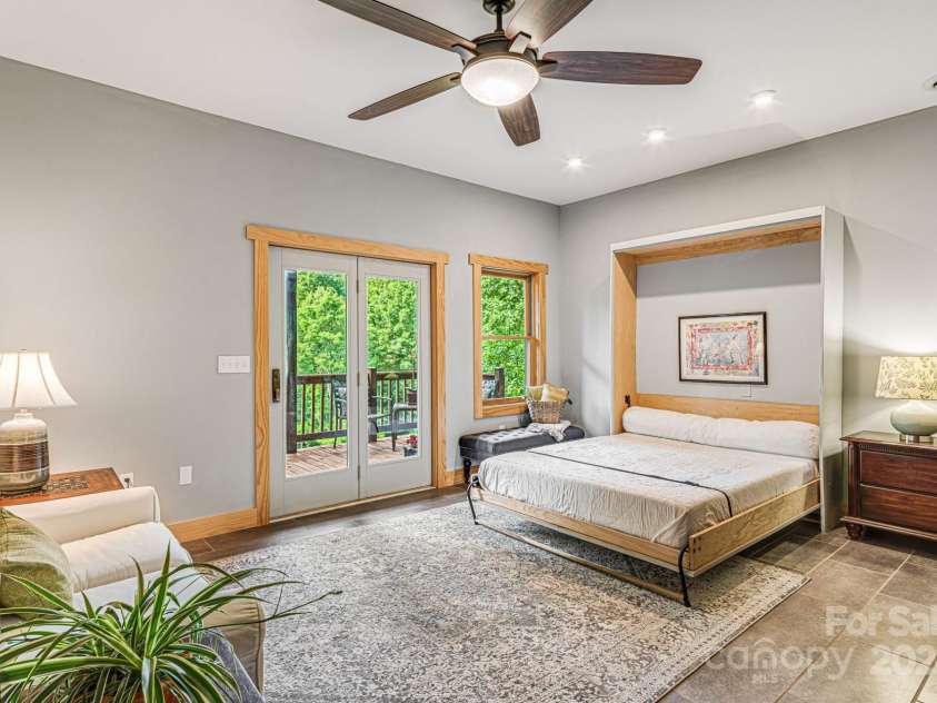 228 Barefoot Cove, Burnsville, NC 28714.  MLS# CAR4172902, YatesRealty ID 17853. 