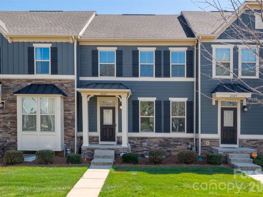 2025 Birchside Drive, Charlotte, NC 28205.  MLS# CAR4401208, YatesRealty ID 17854. 