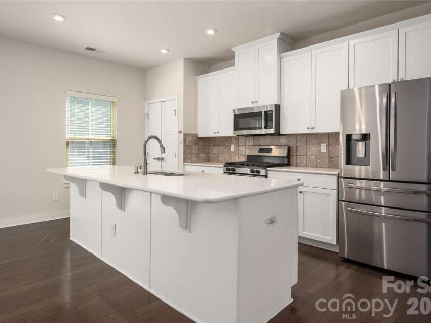 2025 Birchside Drive, Charlotte, NC 28205.  MLS# CAR4401208, YatesRealty ID 17854. 
